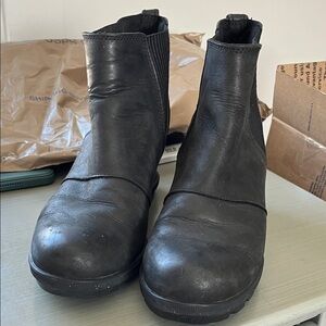 Sorel Wedge Boots Sz 7.5 Black
